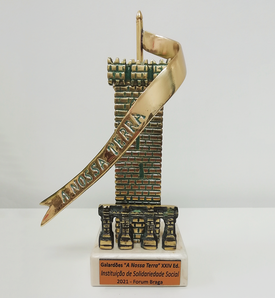 A Associação Portuguesa de Apoio à Vitima foi premiada, no dia 25 de Novembro, na XXIV edição dos Galardões "A Nossa Terra", na categoria Instituição de Solidariedade Social.