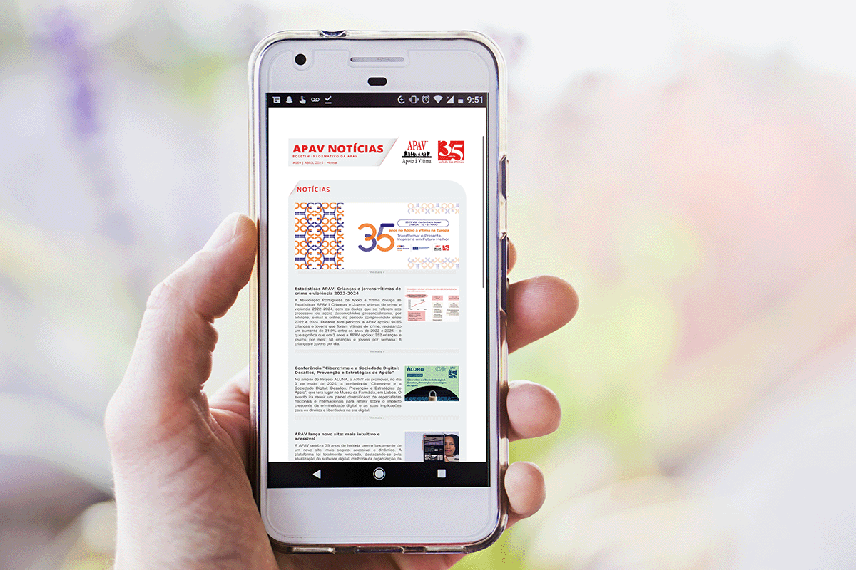 Telemóvel com APAV Notícias